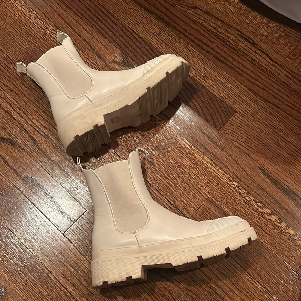 Women’s Cream Boots